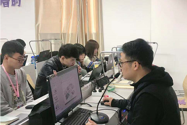 ui設(shè)計(jì)培訓(xùn)機(jī)構(gòu)的學(xué)生是怎么學(xué)習(xí)的？